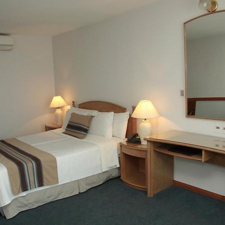 Crystal Palace Hotel Montevideo Buitenkant foto