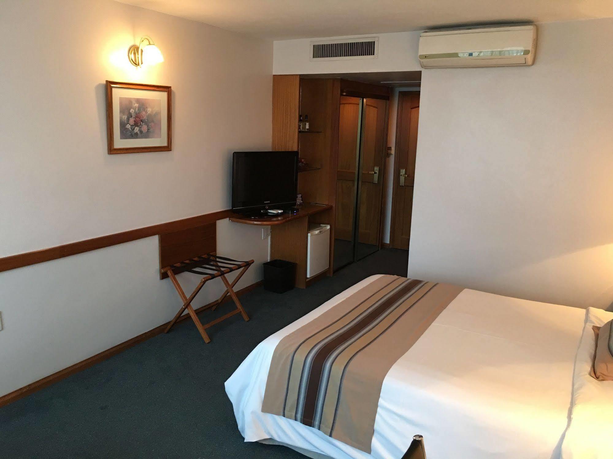 Crystal Palace Hotel Montevideo Buitenkant foto