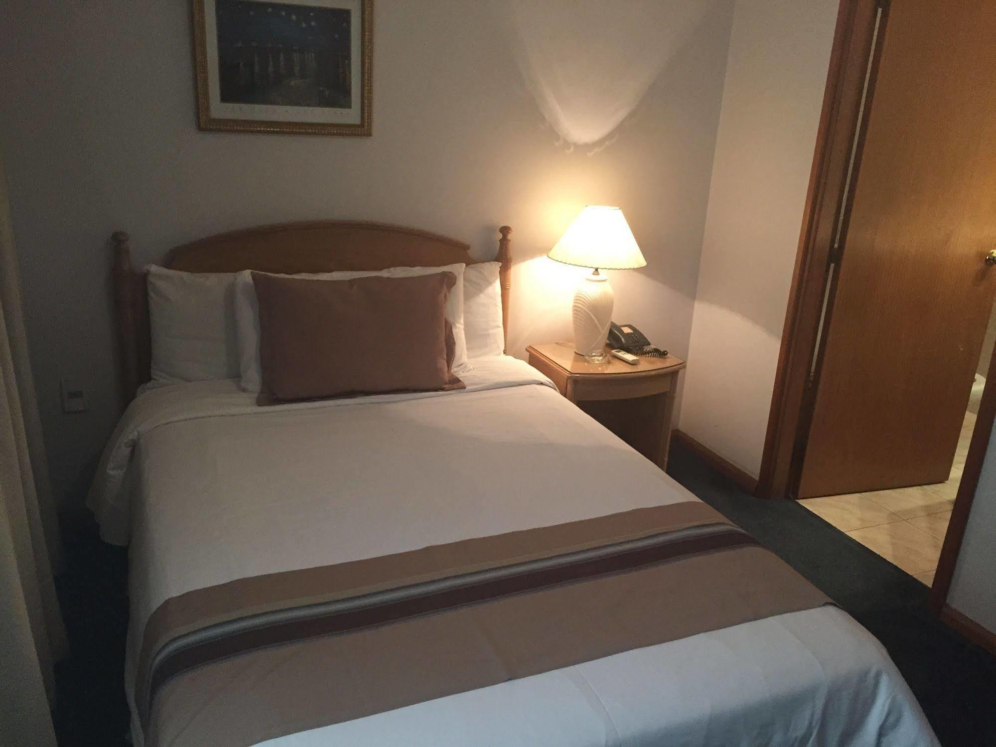 Crystal Palace Hotel Montevideo Buitenkant foto